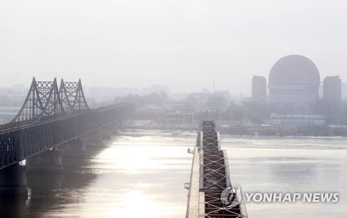 작년 1월 단둥에서 바라본 북한