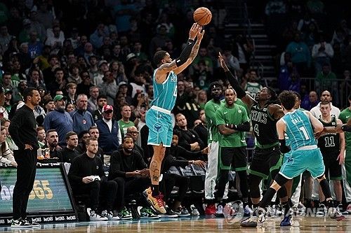 샬럿의 마일스 브리지스