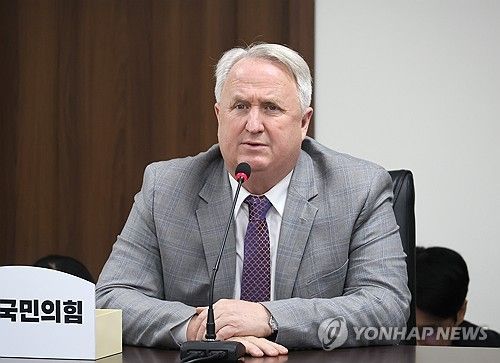 발언하는 인요한 혁신위원장