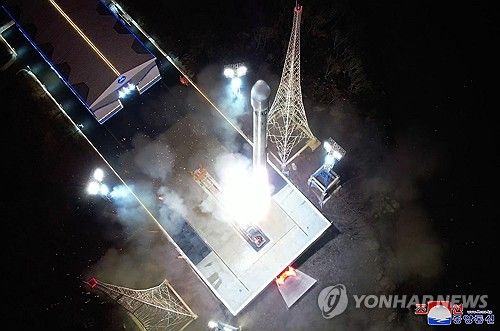 북한 "정찰위성 성공적 발사…궤도에 정확히 진입"