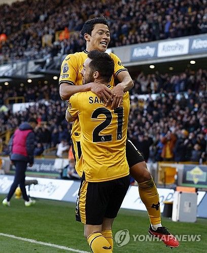 골 넣고 좋아하는 황희찬