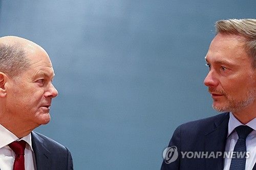 올라프 숄츠 독일 총리와 크리스티안 린트너 독일 재무장관