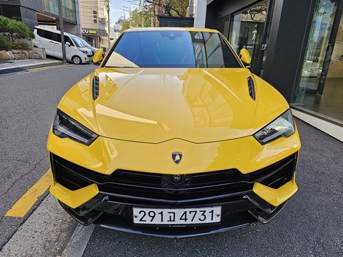 우루스 퍼포만테 전면부