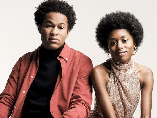 왼쪽부터 첼리스트 세쿠 카네 메이슨, 피아니스트 이사타 카네 메이슨 남매