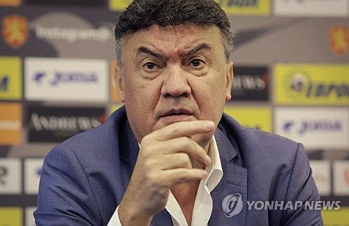 사임한 불가리아 축구협회 미하일로프 회장