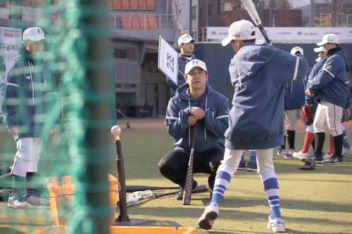 이승엽 드림야구캠프에 일일 강사로 참여한 김강민