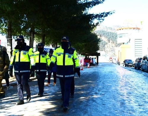 축제장 경찰 순찰