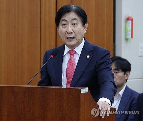 예산안 설명하는 이동관 방통위원장