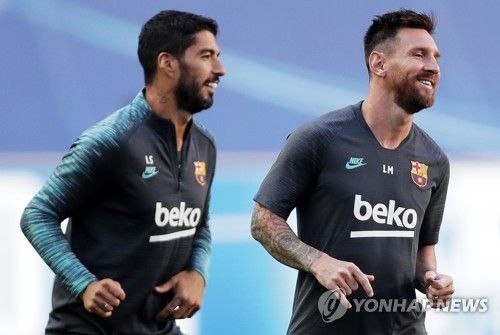 FC바르셀로나에서 호흡을 맞췄던 루이스 수아레스(왼쪽)와 리오넬 메시