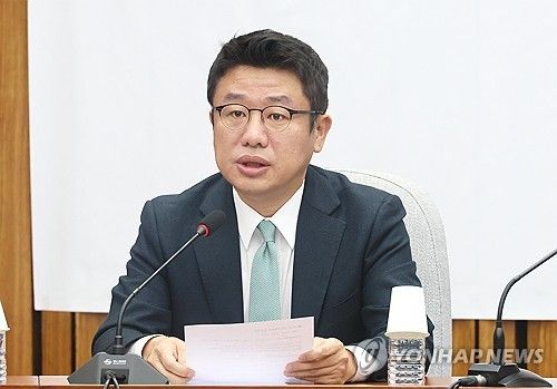 발언하는 유의동 정책위의장