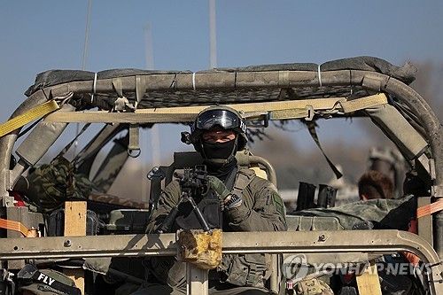 8일(현지시간) 팔레스타인 가자지구 향하는 이스라엘 지상군