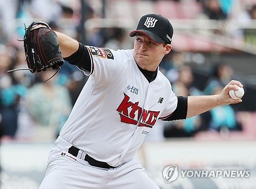 kt 선발 벤자민 역투