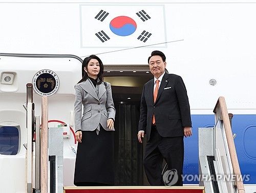 네덜란드 국빈방문 출국하는 윤석열 대통령 내외
