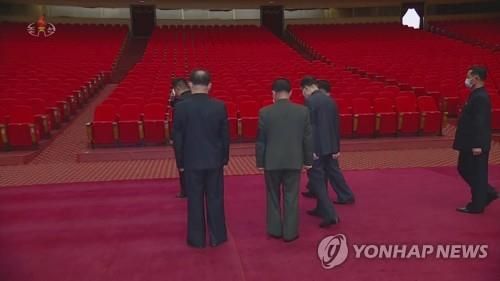 고(故) 현철해 빈소 조문하며 눈물 흘리는 북한 김정은