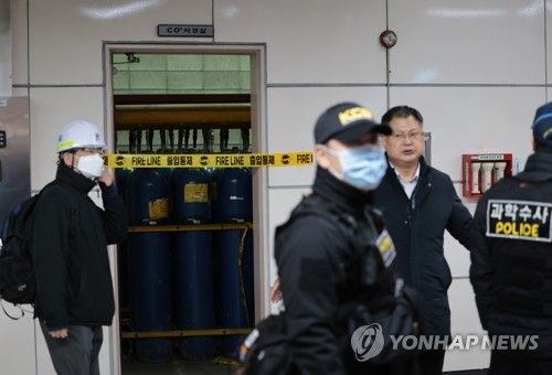 8호선 복정역 이산화탄소 방출 사고로 통제