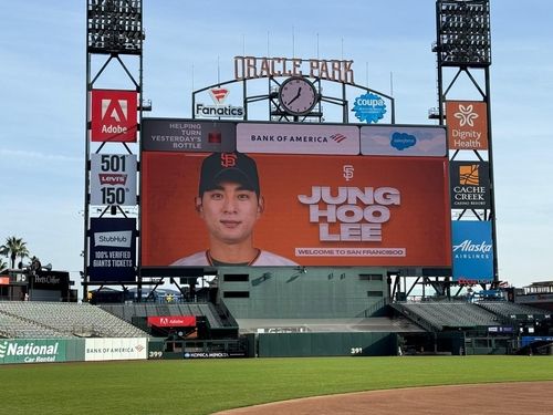 오라클 파크 전광판을 채운 이정후의 얼굴
