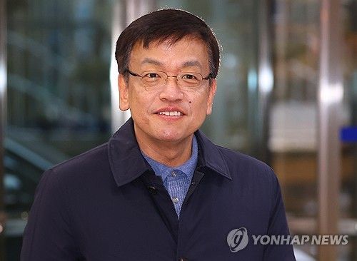 인사청문회 준비 사무실로 출근하는 최상목 경제부총리 후보자