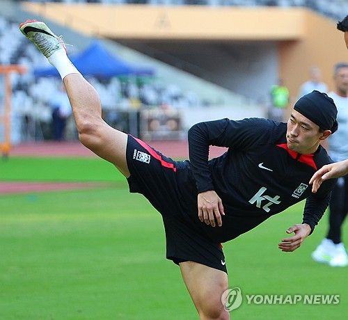 훈련하는 조규성