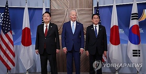 APEC 계기 샌프란에서 만난 한미일 정상