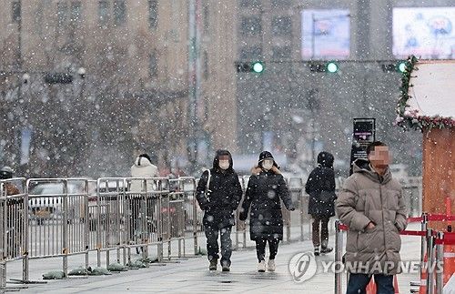 광화문광장에 내리는 눈
