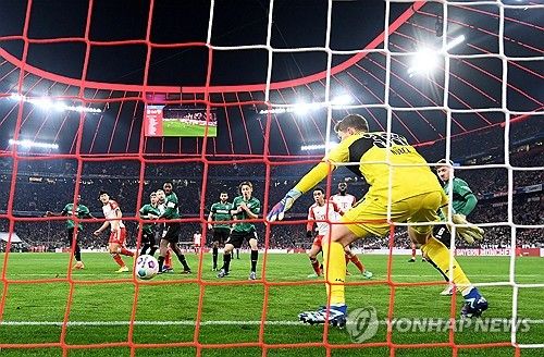 김민재의 데뷔골 순간