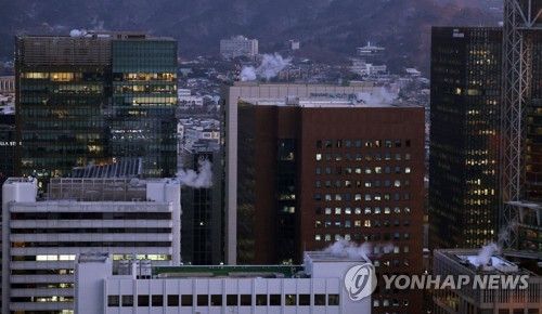 도심 빌딩들의 입김?