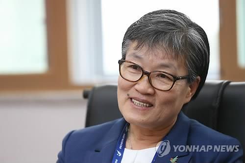 태릉선수촌장 시절의 이에리사 국가스포츠정책위원회 공동위원장