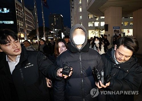 경복궁 담벼락 낙서 모방범행 용의자 경찰 조사
