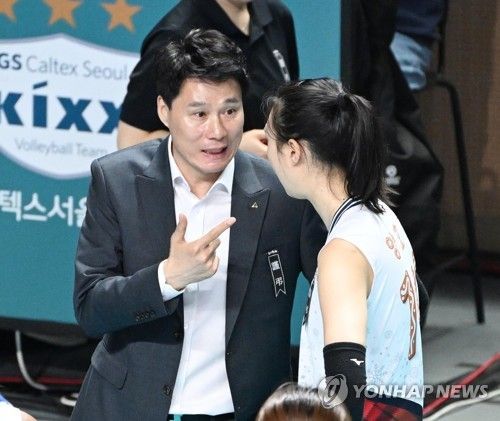 '부드러운 남자' 강성형 현대건설 감독과 양효진