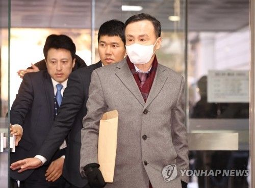 영장심사 출석하는 임정혁 변호사