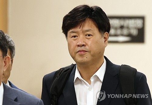 법원 출석하는 김용 전 부원장
