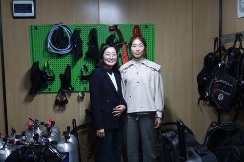 노진아 경위와 강민혜 경사