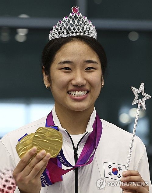 안세영, 배드민턴 여왕의 즉위식