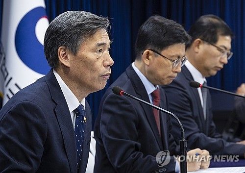 후쿠시마 원전 오염수 방류 관련 설명하는 박구연 국조실 1차장