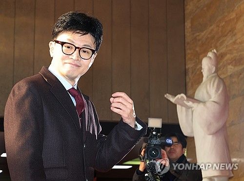 출근하는 한동훈 비대위원장