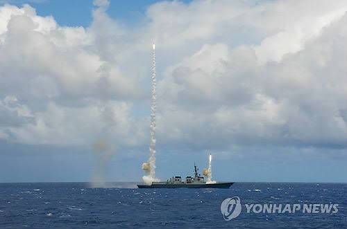 2014년 환태평양훈련(RIMPAC)에서 SM-2 함대공 유도탄을 발사하는 서애류성룡함