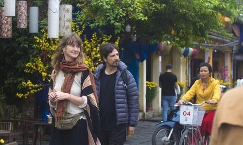 베트남 중부 관광지 호이안의 외국인 관광객