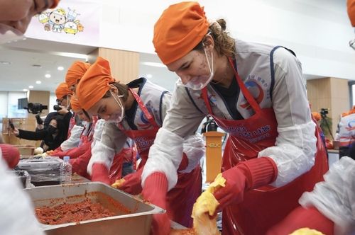 김장 하는 도로공사 외국인 선수들