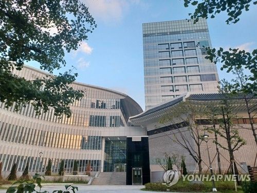 올림픽회관 신관(왼쪽)과 본관