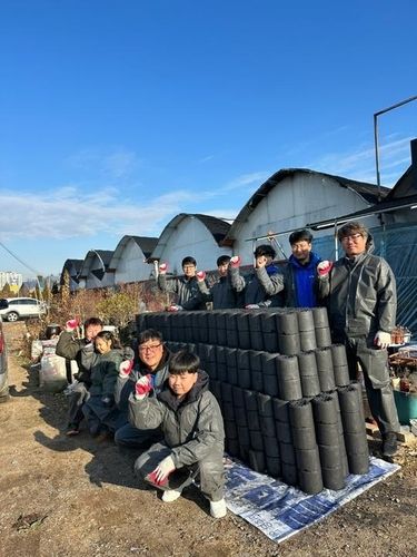 금성누수탐지 직원과 가족들 연탄 배달 봉사