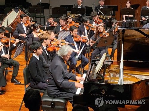 피아니스트 백건우 홍콩 연주