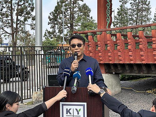 발언하는 이수만 전 SM 총괄 프로듀서