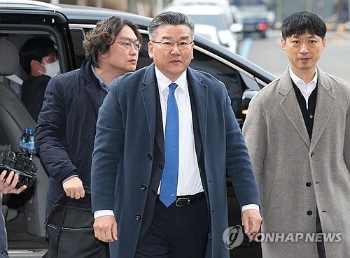 공수처 들어서는 유병호 감사원 사무총장