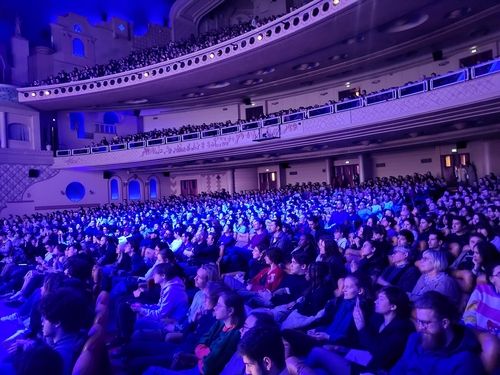 봉준호 감독을 만나러 온 프랑스 관객들 