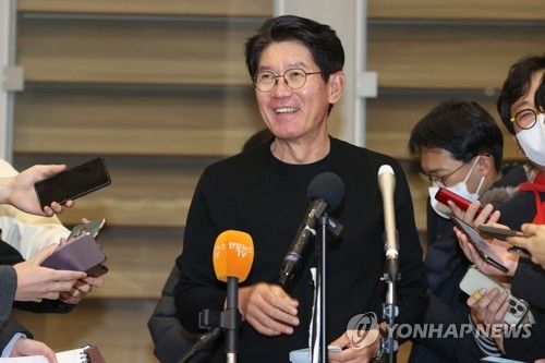 밝은 표정의 이강철 감독