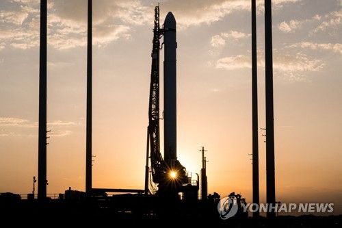 '우주에는 언제 갈까' 발사 또 불발된 '테란 1' 로켓