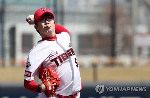 투구하는 양현종