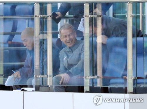 대구와 전북 경기 보는 클린스만 감독