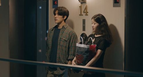 영화 '여섯 개의 밤'