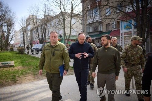 헤르손 방문한 젤렌스키 대통령